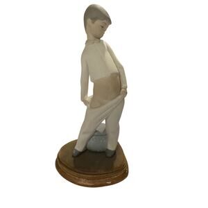 Lladro Nao' Boy with Chamber Pot Porcelain Vintage Figurine